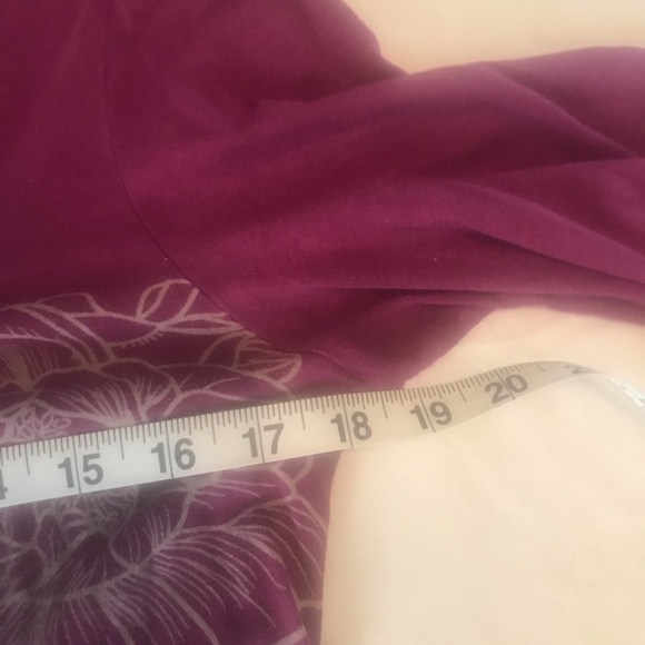 Embroidered Tee - Picture 4 of 5